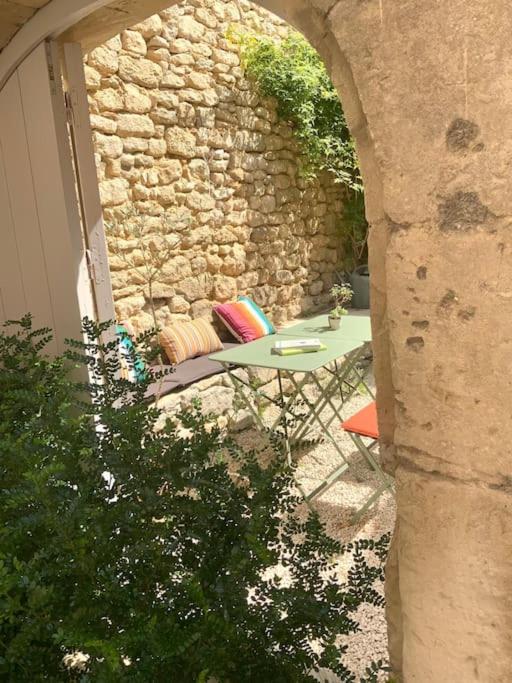 Le Clos Du Rempart - 2 A 4 Pers. Saint-Restitut Eksteriør billede